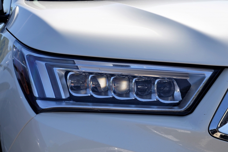 concession-auto--min_acura-headlamp-2834131